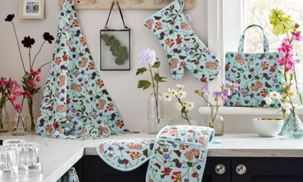RHS and Ulster Weavers announce kitchen textiles range