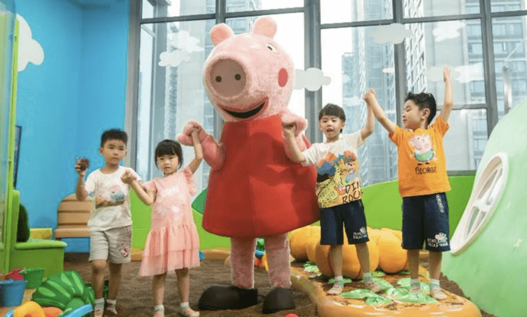 China’s First Peppa Pig Play Café Opens in Hangzhou Binjiang Yintai Shopping Center 