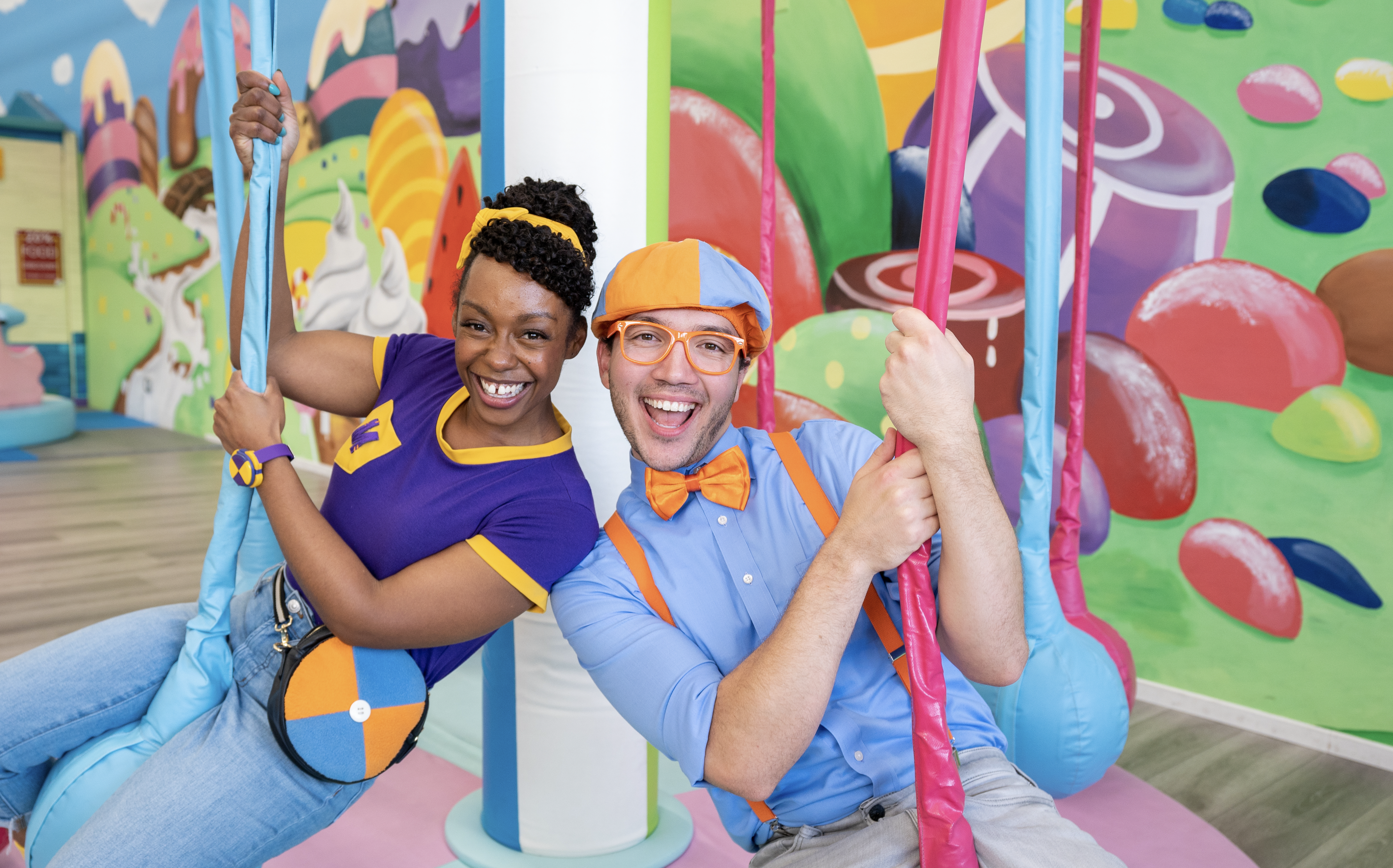 The Joyful Balloon Art Show That Was Featured in 'Emily in Paris