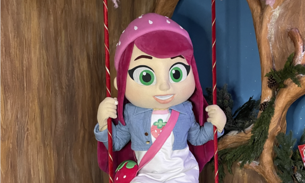 Strawberry Shortcake gets Festive